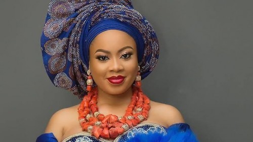 Read all instant Naija news at candiidonline.com. Visit the website for Trending entertainment news, gist, gossip and scandal stories in and around Nigeria.

Visit us: https://candiidonline.com/trending/