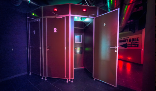 Like Daniels' 60 Minutes interview, which found her donning a collared shirt and a gloss of respectability, the Instagram entries from her offstage, peepshow off-screen life are relatable and earnest. 

#laufhaus  #peepshow  #erotikstudio

Web: https://www.peepshowwien.at/