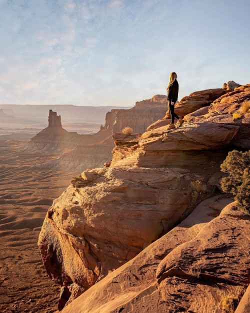 legins w a view Moab Utah canyonlandsNtlPark