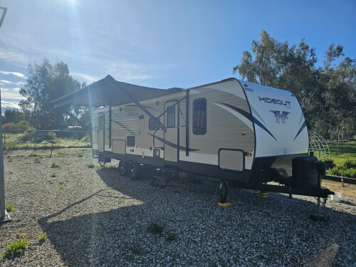 Lake Edge Rentals offers reliable travel trailer delivery services, bringing convenience and comfort right to your destination. Whether you’re planning a family camping trip or a weekend getaway, our experienced team ensures timely and safe delivery, so you can relax and enjoy your adventure from the moment you arrive.
Visit us on : https://lakeedgerentals.com/trailers/