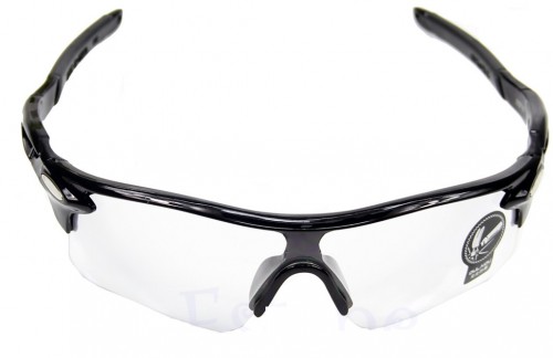 แว่นสีดำเลนส์ใส