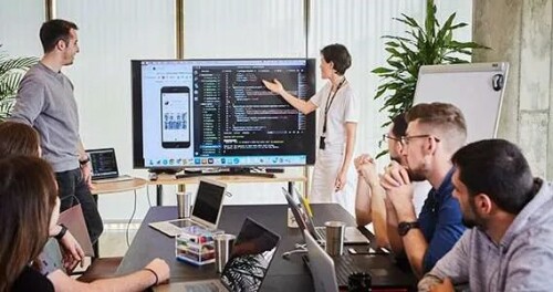 ¿Sueñas con una carrera tecnológica, pero te sientes estancado? Ubiqum Code Academy transforma ese sueño en realidad. Con nuestro curso de programación online, disponible en JavaScript/MERN o Java, dominarás el desarrollo web en solo 3 a 5 meses. Gracias a la tutoría personalizada y la flexibilidad de estudiar desde casa a tu ritmo, crearás proyectos del mundo real y adquirirás habilidades clave en HTML, CSS, JavaScript y más. Visita: https://ubiqum.com/escuela-de-programacion-online-impulsa-tu-carrera-en-3-meses/